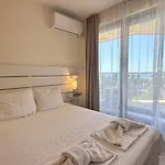Sunny Family Apartament *